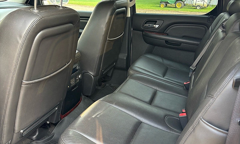 Cadillac Escalade ...