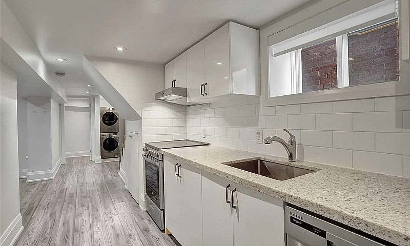 2-Bed, 2-Bath Lower ...