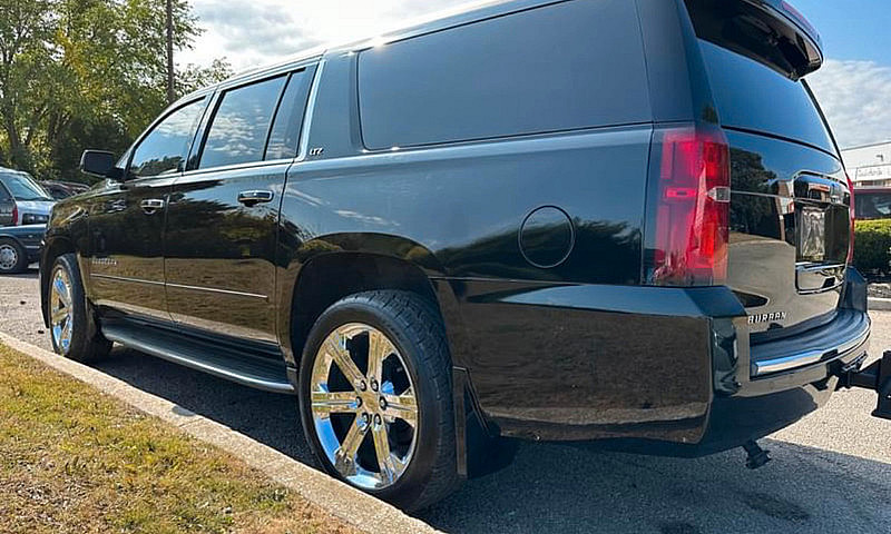 2016 Chevrolet Subur...