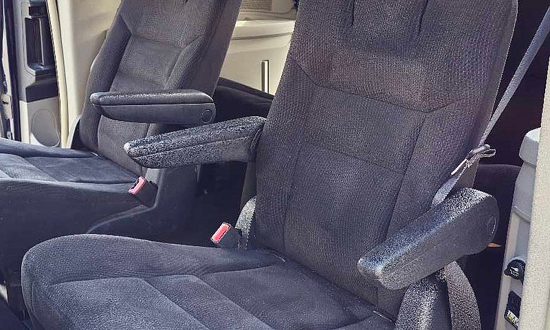 2015 Chrysler Town &...