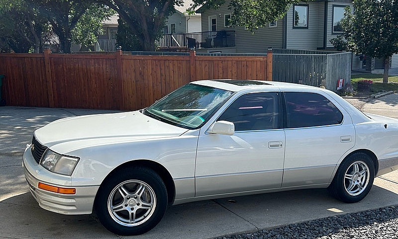 Lexus Ls 400...