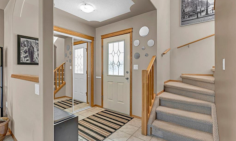 4 Bed, 3.5 Bath, 2 C...