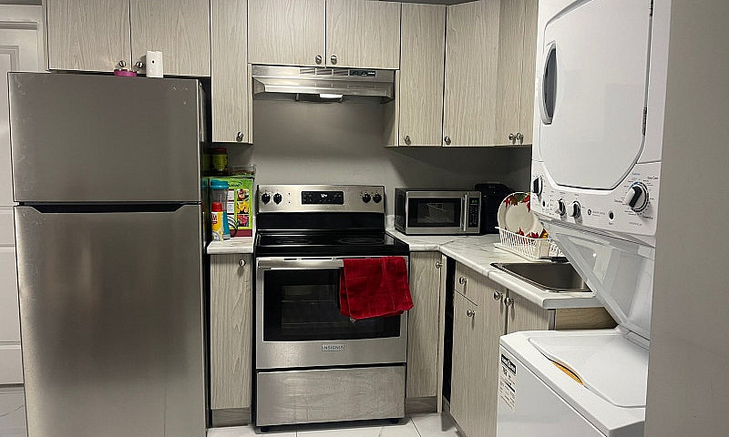 $1,300 / 1Br - 550Ft...