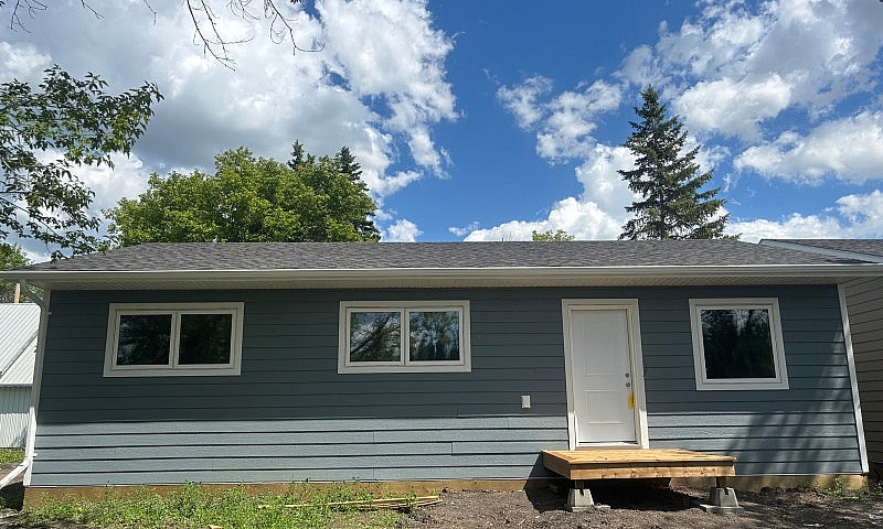 1200 Sq 3 Bedroom Ho...