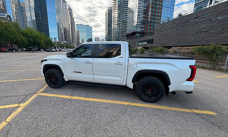 2025 Toyota Tundra L...