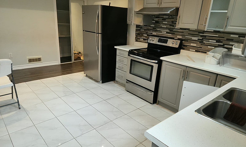 2 Bedroom Basement F...