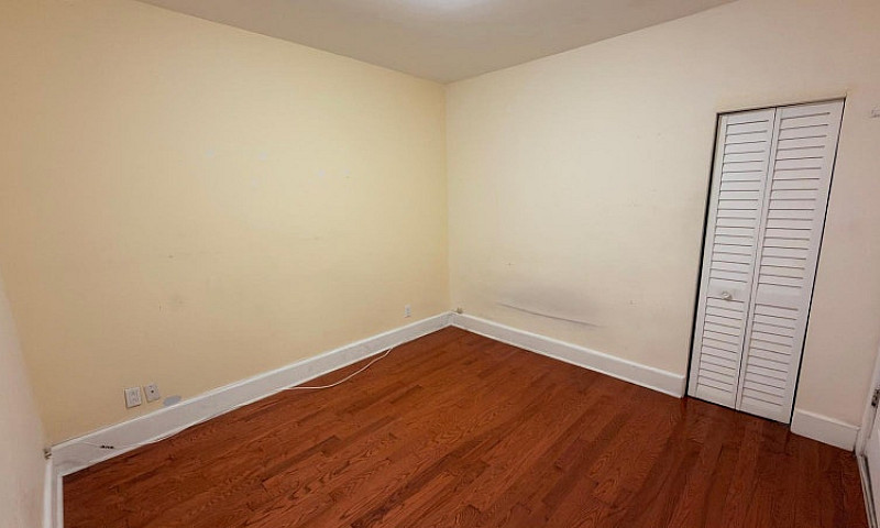 Bright 3 Bedroom Apa...