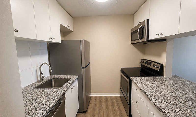 Close To U Of L, 2Br...
