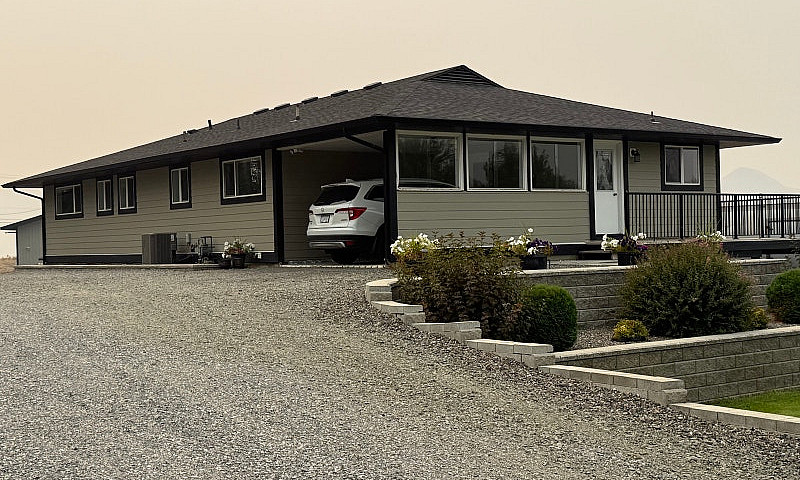 10 Acres , 1800 Sq F...