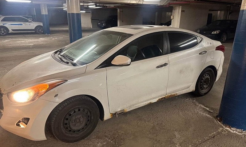 Hyundai Elantra 2012...