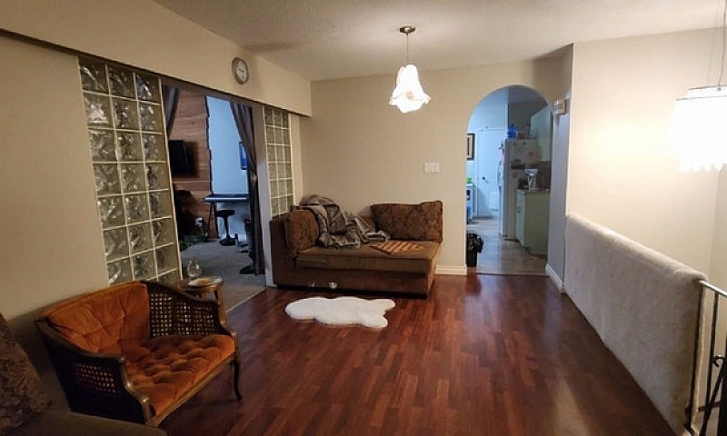 4Bdrm Top Floor...