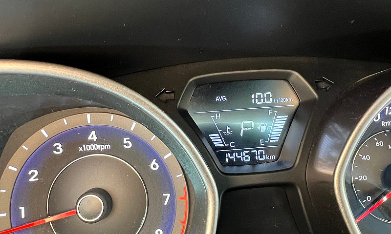 Hyundai Elantra ...