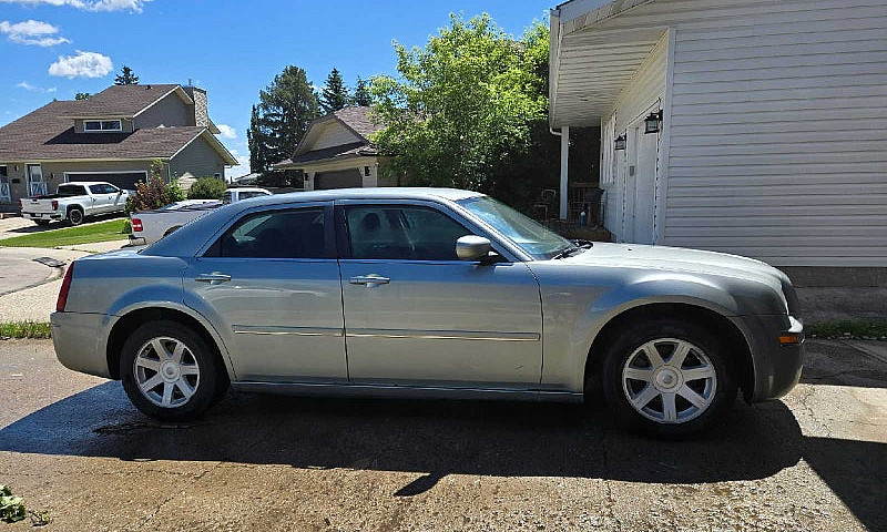 2005 Chrysler 300 To...