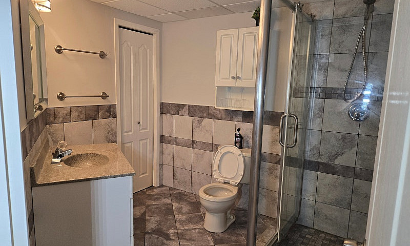 2 Bedroom Basement +...