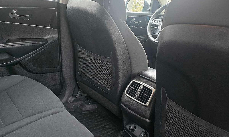 2016 Kia Sorento $7,...