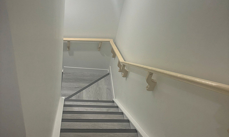 Basement Suite For R...