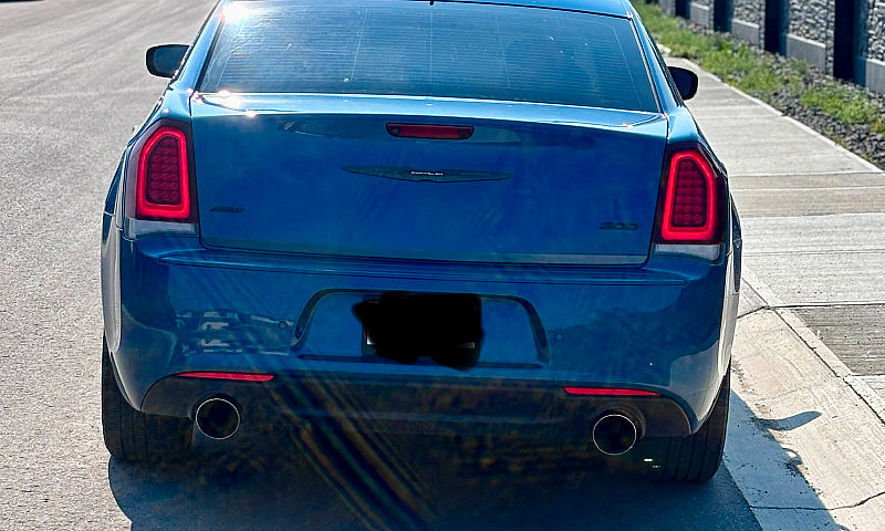 Chrysler 300 Touring...