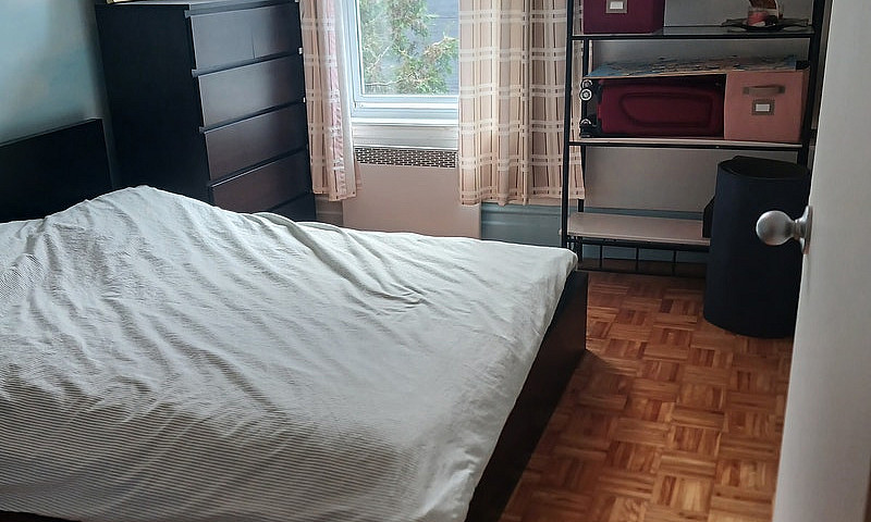 5 Et Demi, 2 Chambre...