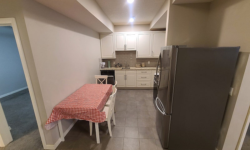 Spacious 2-Bedroom L...