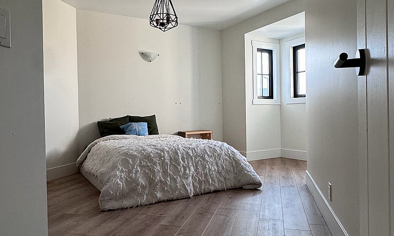 Large Farmhouseto Be...