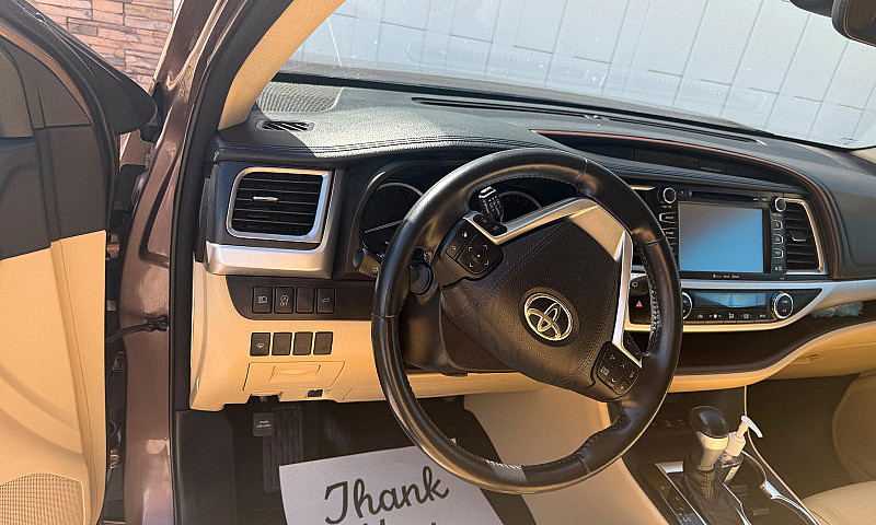 Pre-Owned 2018 Toyot...