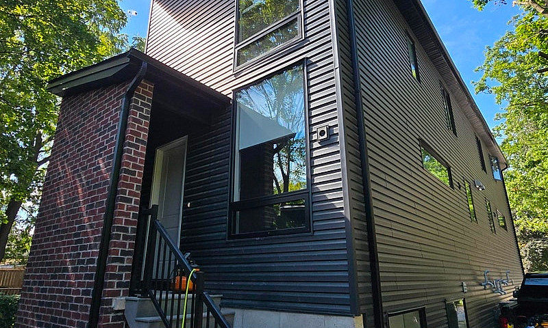 822 Maitland Street ...