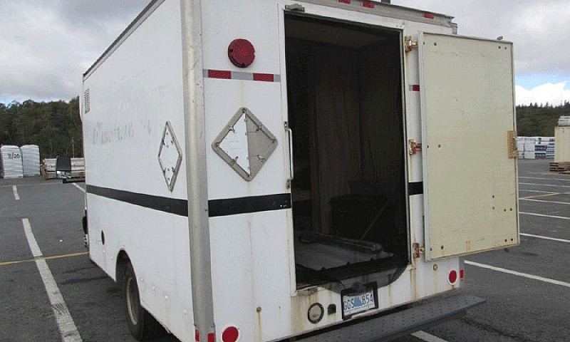 2008 Gmc Cube Van - ...
