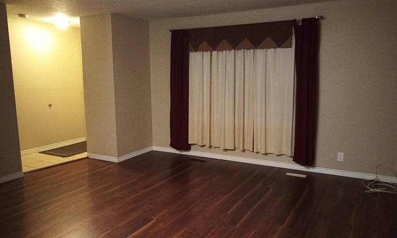 Townhouse With 3 Bed...