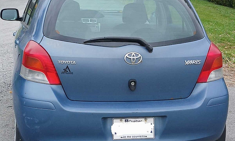Toyota Yaris  2011...