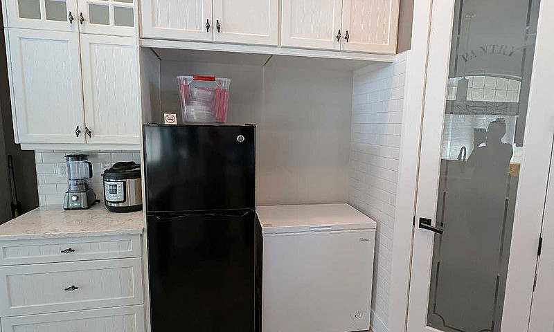 Fully Furnished 3 Ro...