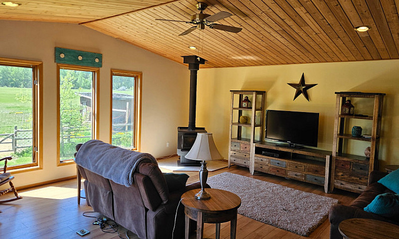 Ponoka Acreage For S...