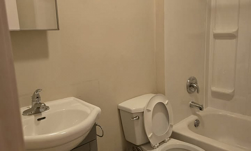 House For Rent On La...
