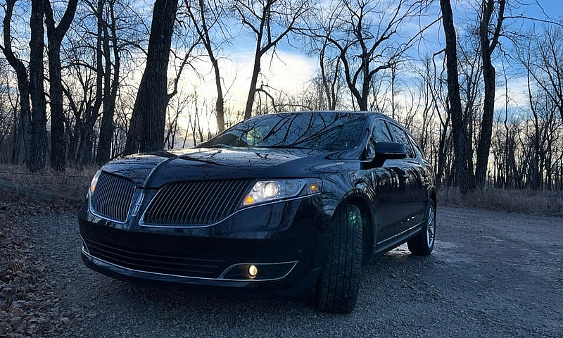 6 Passenger Lincoln ...