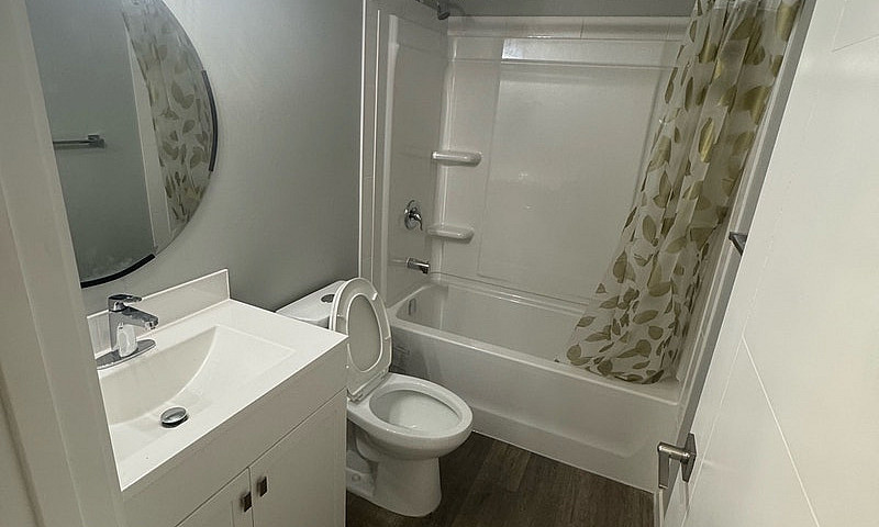 2 Bedrooms 1 Bath Ho...