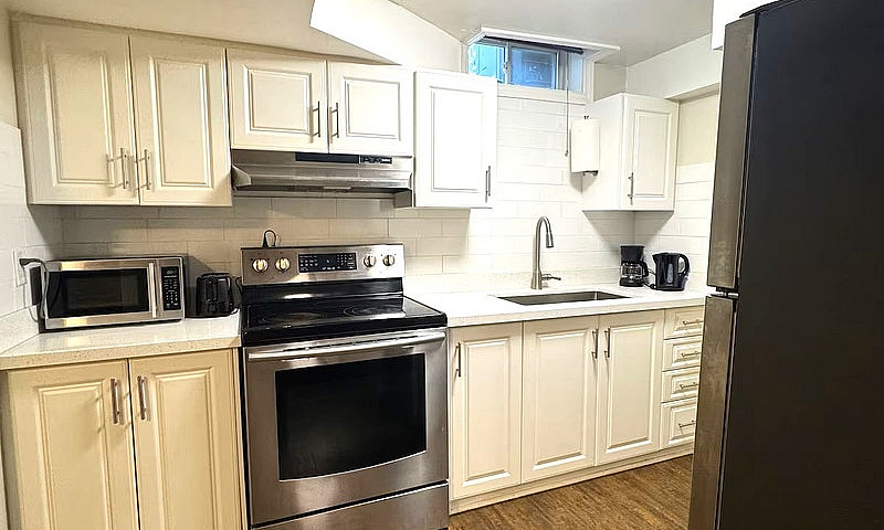 2 Bed 2 Bath Furnish...