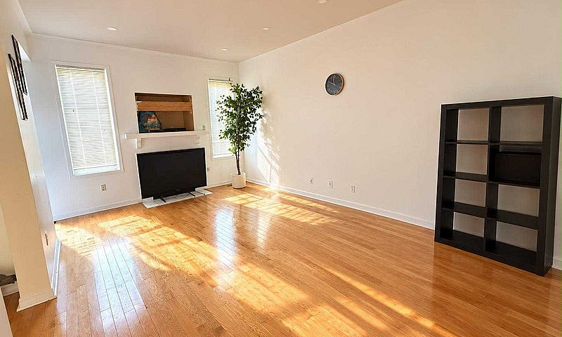 Room For Rent ...