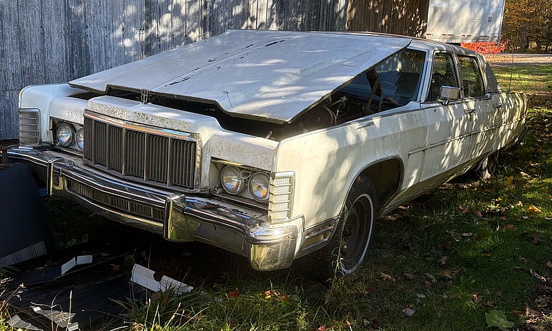 2010 Crown Victoria ...