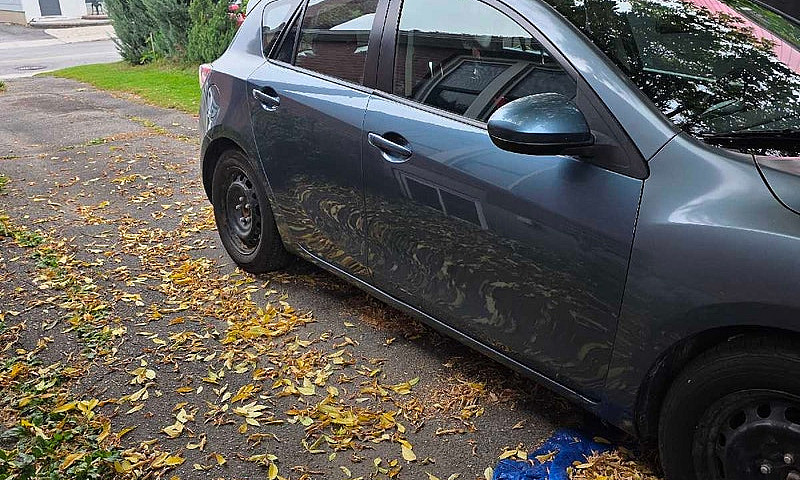 2011 Mazda 3...