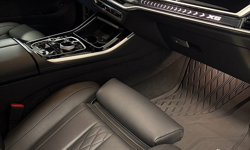 2026 Bmw X5 50E...