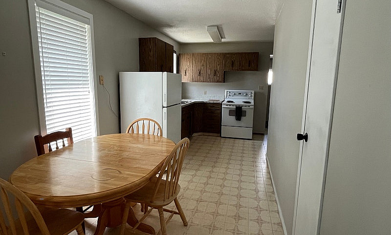 4 Bedroom, 1 Bathroo...