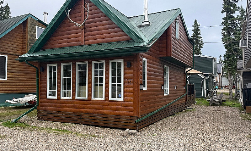 Waskesiu Cabin - For...