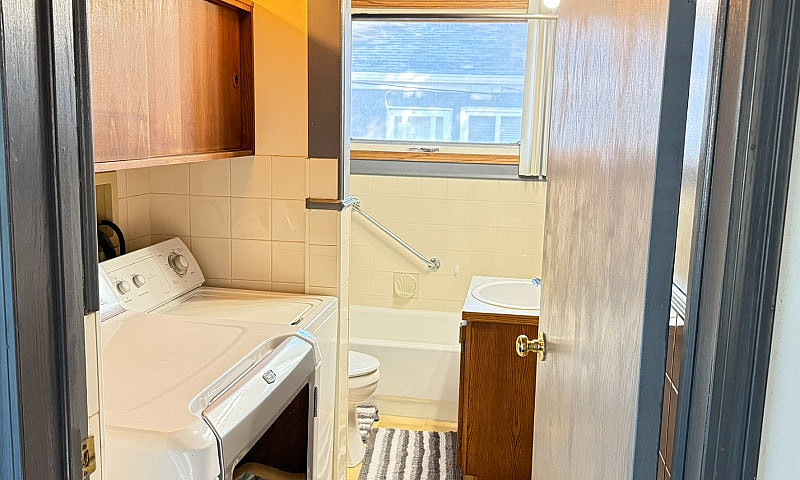 2 Bedroom For Rent -...