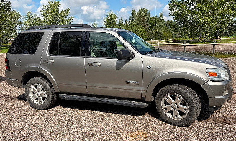 2008 Ford Explorer X...