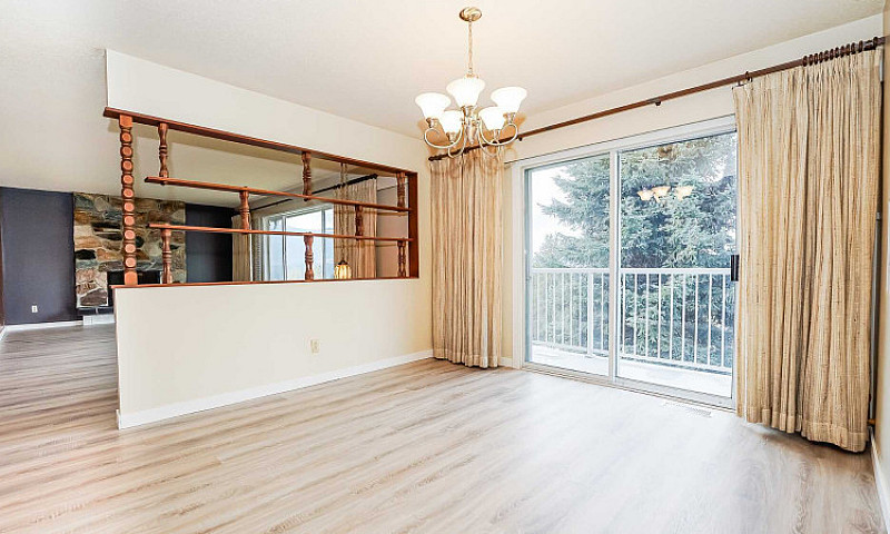 1360 12 Ave Se, Salm...