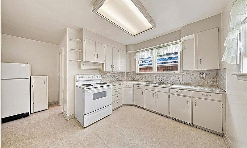 3 Bed Home On .62 Ac...
