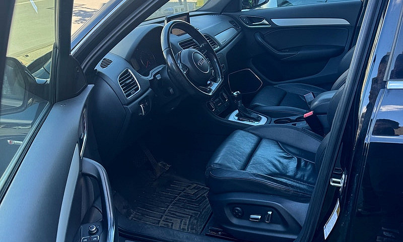 Audi Q3 S-Line Techn...