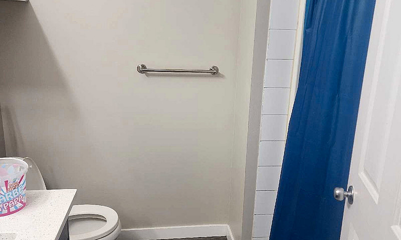 Private Rooms For Re...