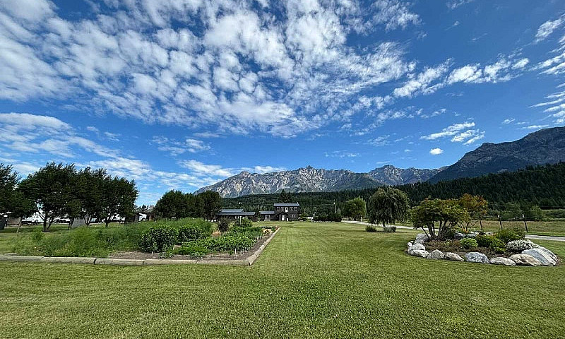 Golden, Bc Rv/Park M...