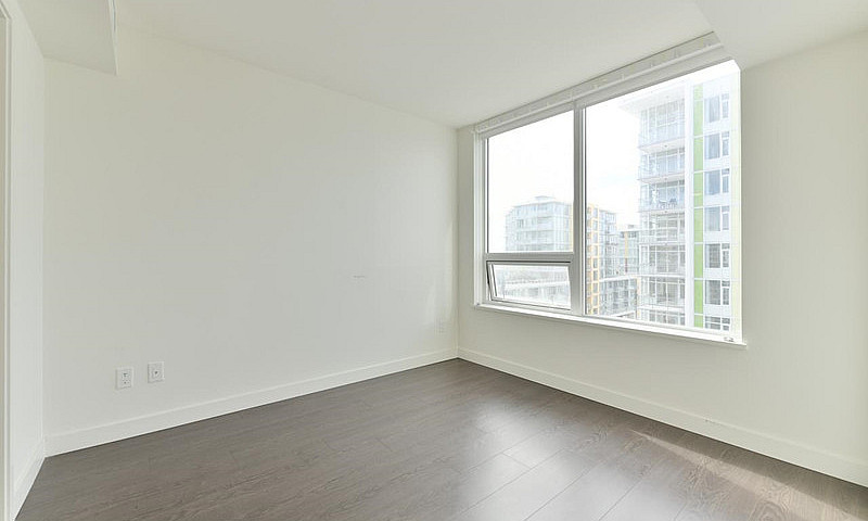 High Floor Condo 1Be...