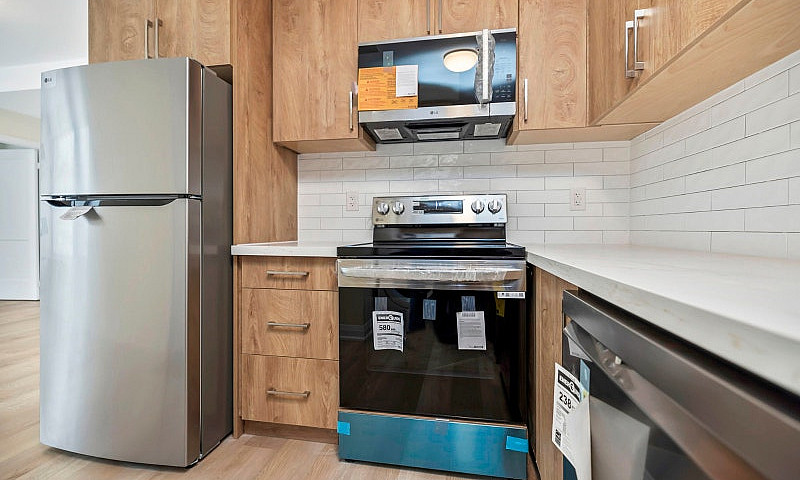  1 & 2 Bedroom Groun...